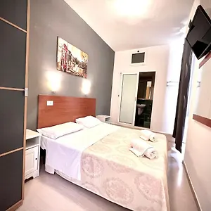 Hotel Alius And Freerome, Roma